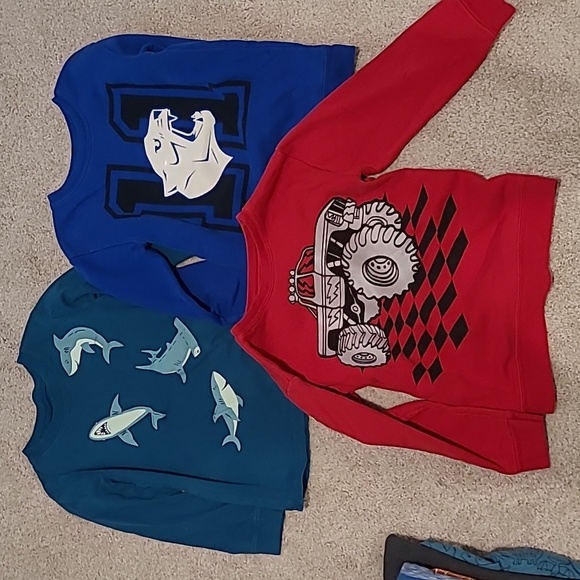 Boys size 5 long sleeve bundle - Picture 4 of 4